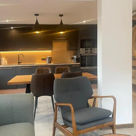 Le Petit Cham - Cosy And Stylist With Balcony View 아파트